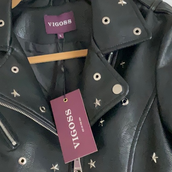 VIGOSS.  NWT   FAUX LEATHER  MOTO STYLE  BLACK STAR STUDDED JACKET - Picture 2 of 6